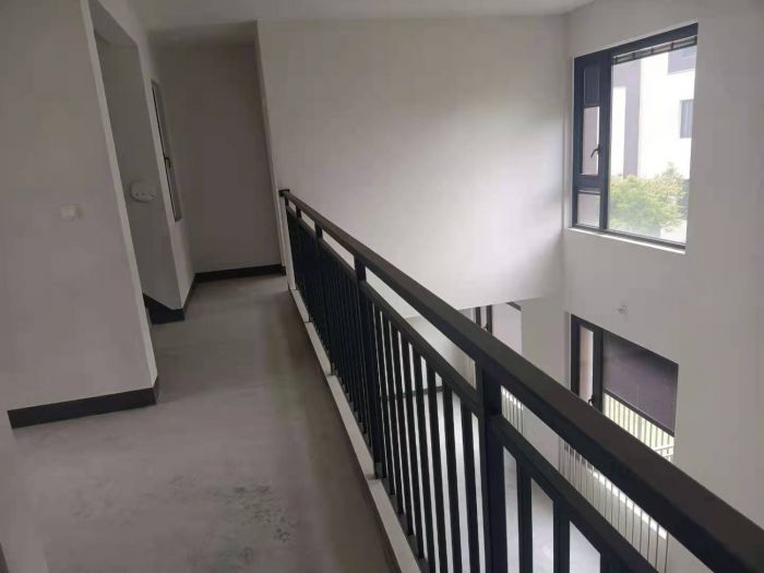 春风南岸西园 5室2厅3卫 204m&sup2;