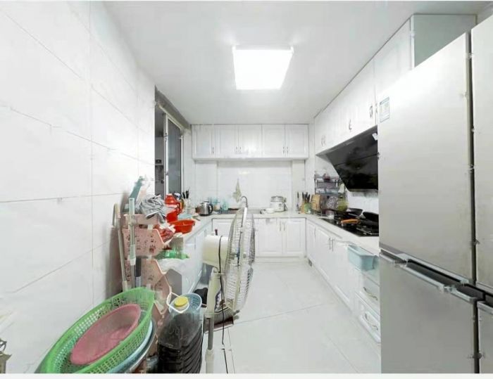 高迪晶城 3室2厅1卫 130.4m&sup2;