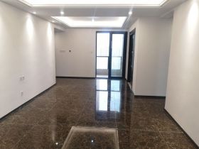 云樾东方 3室2厅2卫 124m&sup2;