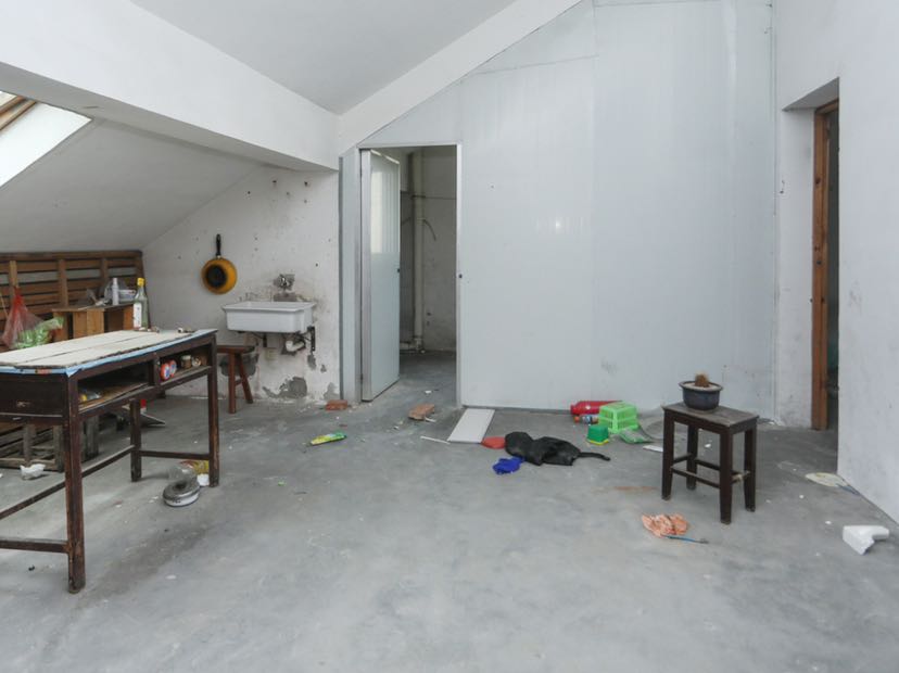紫东花苑 6室1厅2卫 198m&sup2;