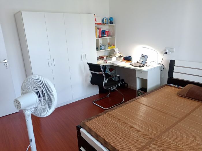 春天花园 3室2厅1卫 75m&sup2;