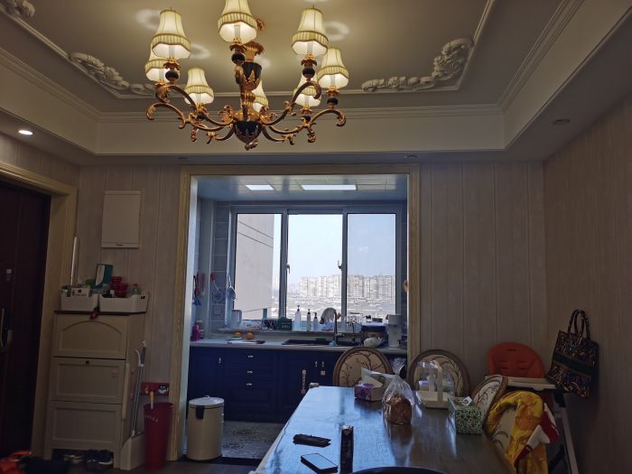 中南世纪花城三期 3室2厅2卫 135m&sup2;