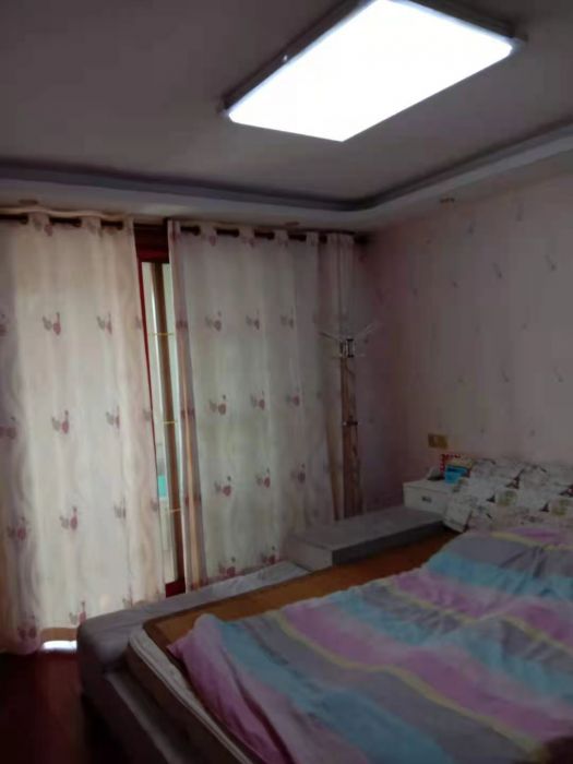 新港花苑 4室2厅2卫 99.99m&sup2;