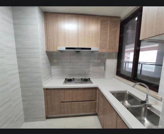 云樾东方 3室2厅1卫 95m&sup2;