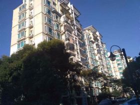 鑫乾花园 5室2厅2卫 212m&sup2;