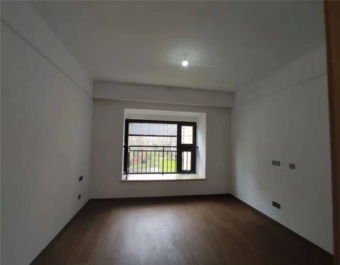 春风南岸东园 4室2厅3卫 215m&sup2;