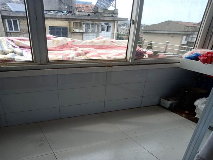 易家桥新村 2室1厅1卫 54.00m&sup2;