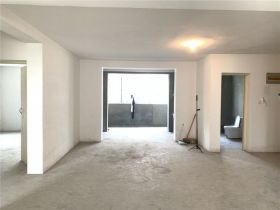 天山花苑 3室1厅1卫 142m&sup2;