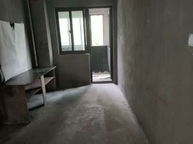 朝阳花苑 3室2厅2卫 139m&sup2;
