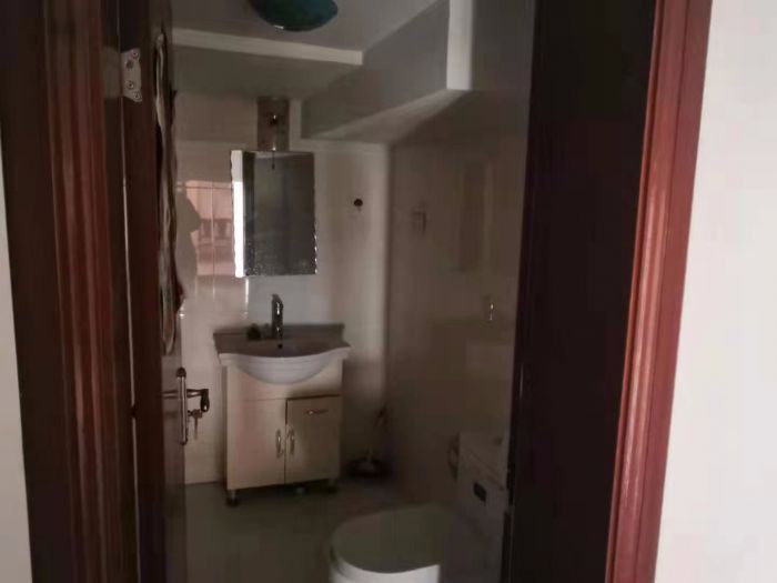 鸿运大厦 2室1厅1卫 71m&sup2;