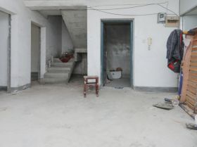 紫东花苑 6室1厅2卫 198m&sup2;