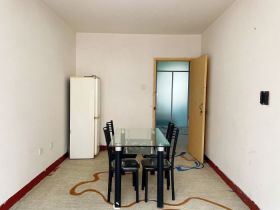 天馨花苑 3室2厅1卫 122m&sup2;