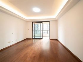 雍华府 4室2厅2卫 136m&sup2;