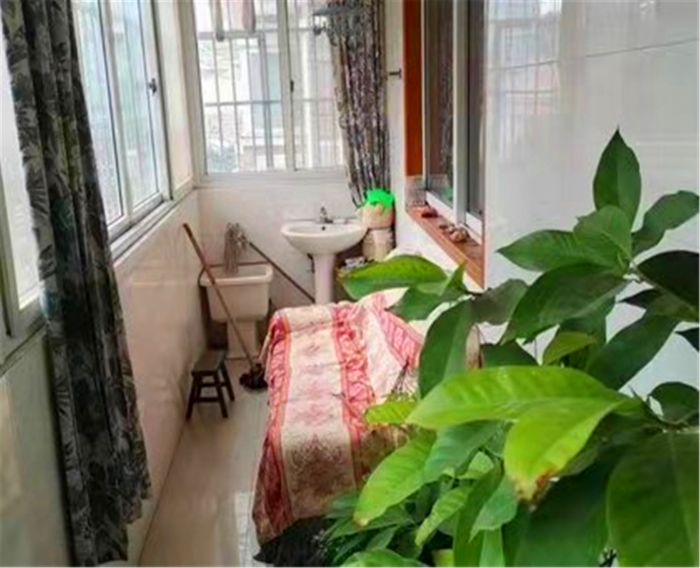 健康公寓 3室2厅2卫 140m&sup2;