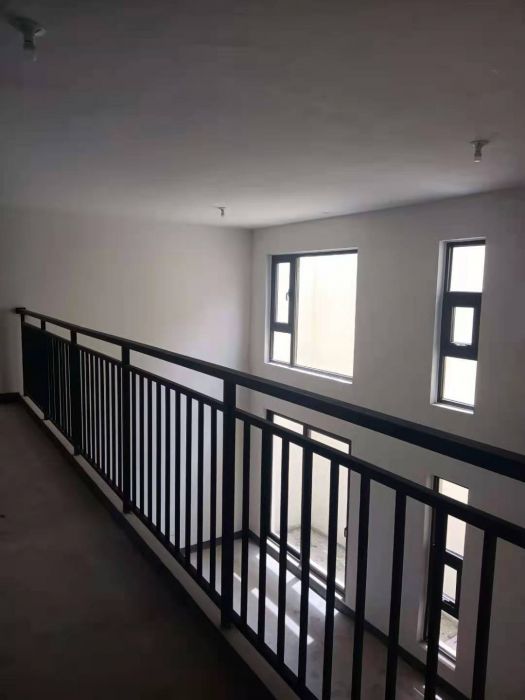 春风南岸西园 5室2厅3卫 204m&sup2;