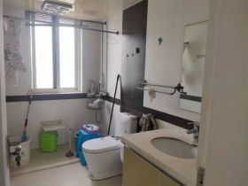 天山花苑 4室2厅1卫 105m&sup2;