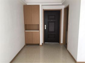 绿地新里城 3室2厅1卫 95m&sup2;