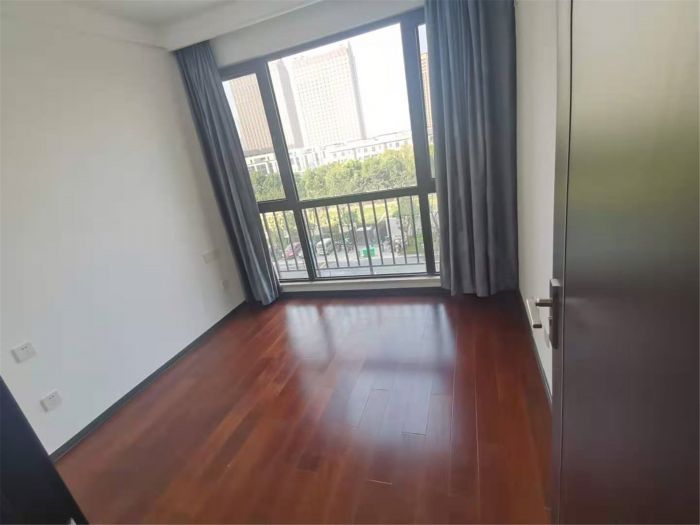 云樾东方 3室2厅2卫 136m&sup2;
