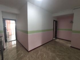新港花苑 5室1厅2卫 135m&sup2;
