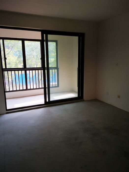 万濠山庄 3室2厅2卫 143m&sup2;