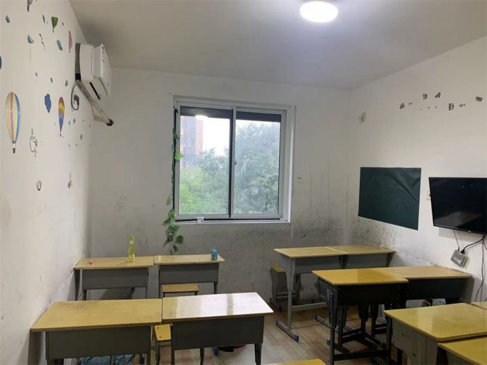 三里墩花苑 3室1厅1卫 136m&sup2;