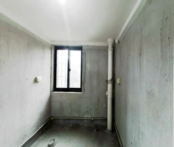 朝阳花苑 3室2厅2卫 138m&sup2;