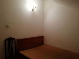莲花苑 5室2厅1卫 94.41m&sup2;