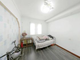 中港城皇家公寓 3室2厅1卫 142m&sup2;