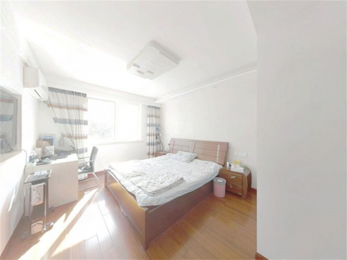 星通花园 3室2厅2卫 138m&sup2;