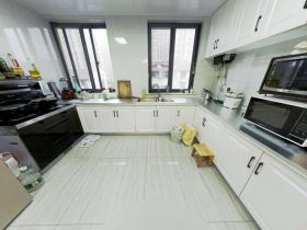虹桥北村 3室1厅1卫 133m&sup2;