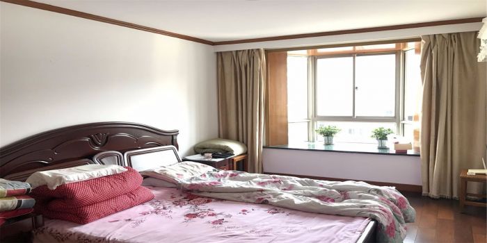 前景花苑 5室2厅2卫 230m&sup2;