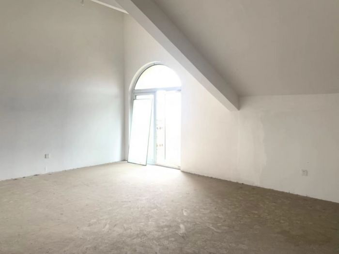 军山花园 4室2厅2卫 175.00m&sup2;