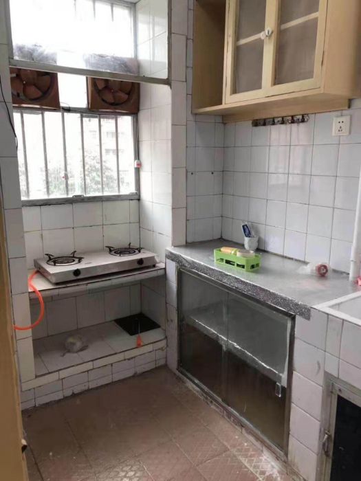 新华园 3室1厅1卫 80m&sup2;