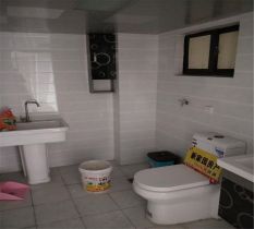 鸿运大厦 3室2厅1卫 128m&sup2;