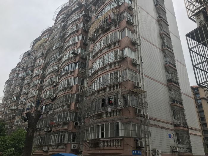 华侨花苑 3室2厅2卫 150m&sup2;