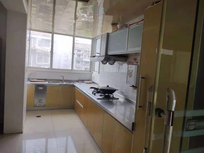 天山花苑 4室2厅1卫 105m&sup2;