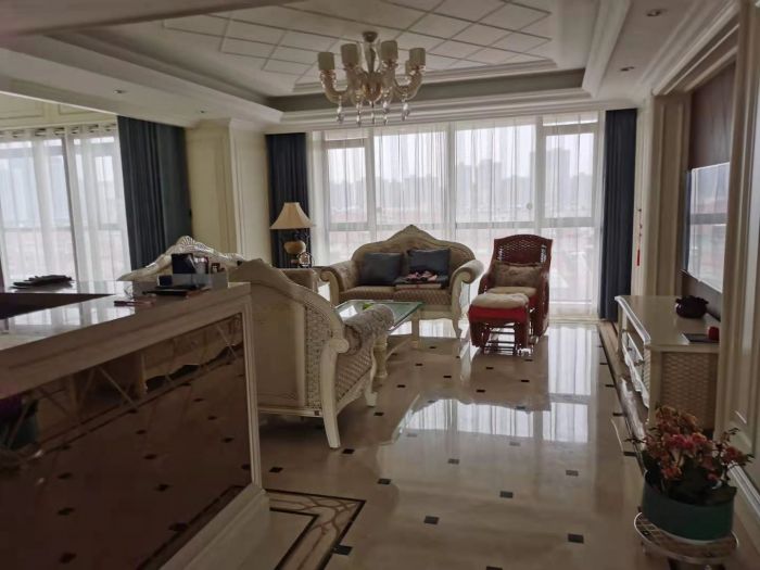 藏珑 4室2厅3卫 251m&sup2;