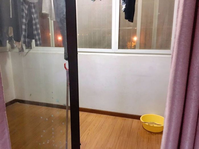 滨江花园 4室2厅2卫 140.00m&sup2;