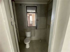 绿地新里城 3室2厅1卫 89m&sup2;
