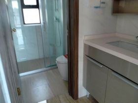 碧桂园时代悦城 5室2厅2卫 270m&sup2;