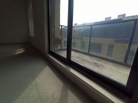 云樾河山 4室2厅3卫 168m&sup2;