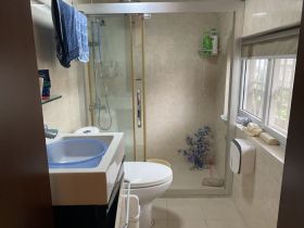 春晖花园 4室2厅2卫 175m&sup2;