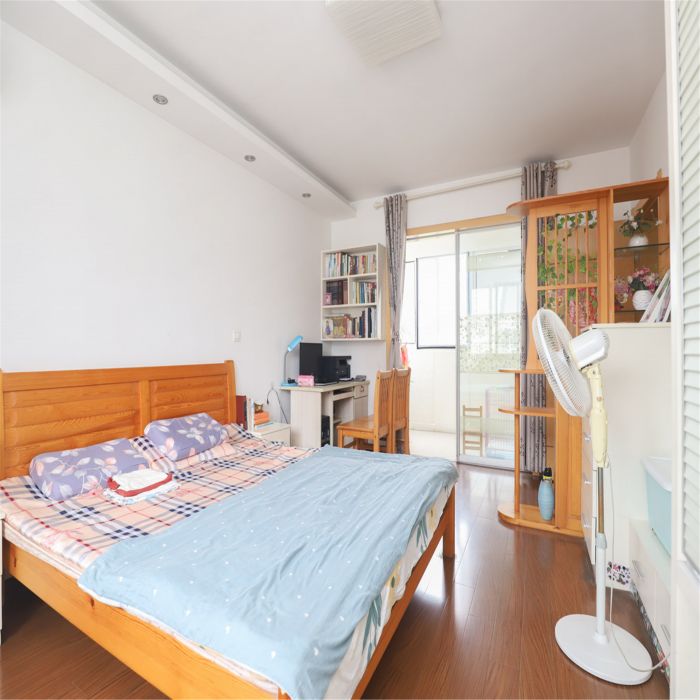 滨河东城 3室2厅1卫 104.9m&sup2;