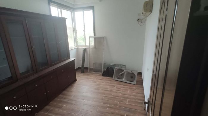 爱玛花苑 4室2厅2卫 136m&sup2;