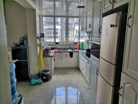 五一新村西区 3室2厅1卫 138m&sup2;