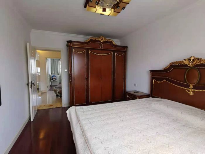 天都花苑 6室3厅3卫 230m&sup2;