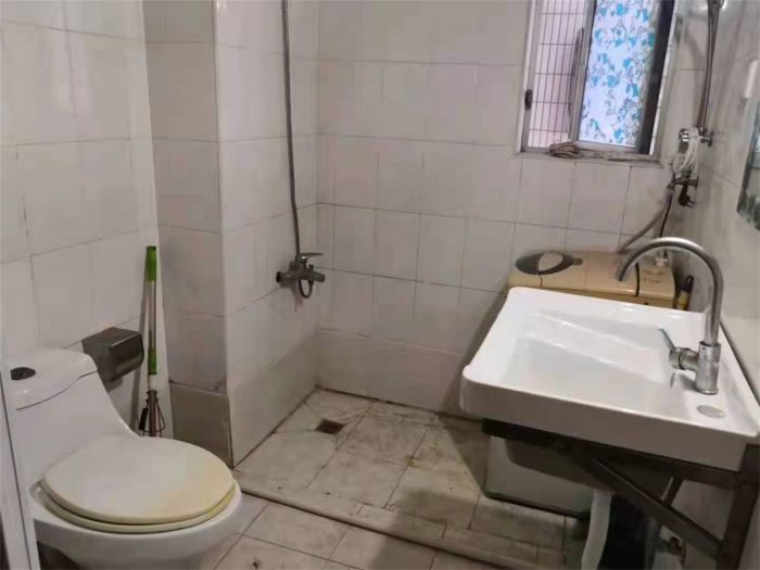 中南大厦 2室1厅1卫 75m&sup2;
