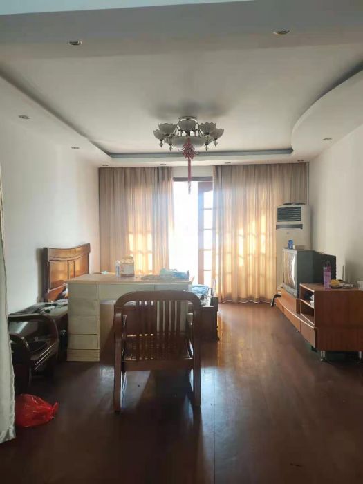 三喜花苑 3室2厅2卫 140m&sup2;