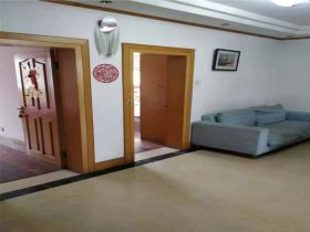 新龙花苑 2室2厅1卫 87m&sup2;