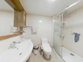 星湖花园 4室2厅2卫 188.88m&sup2;